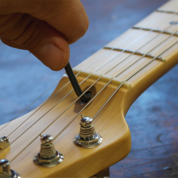 Truss rod adjustment at Headstock - MarconiLAB®