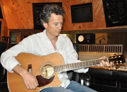Mark Greenwood trying out a Zager