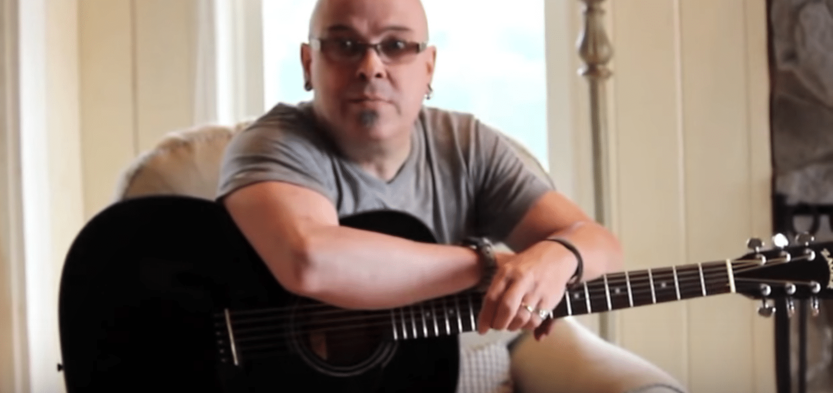professional singer tom bowes
