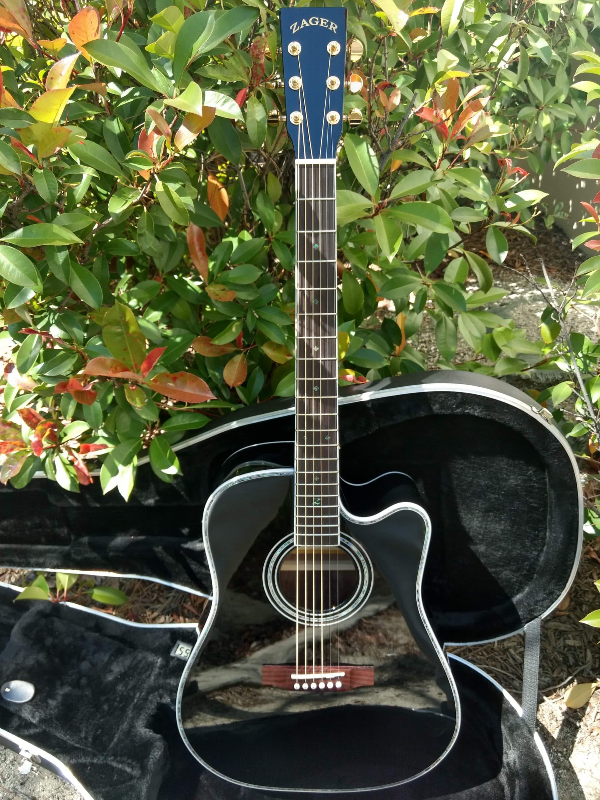 ZAD80CE "AURA" Black Lacquer Special Edition Solid Cedar/Rosewood