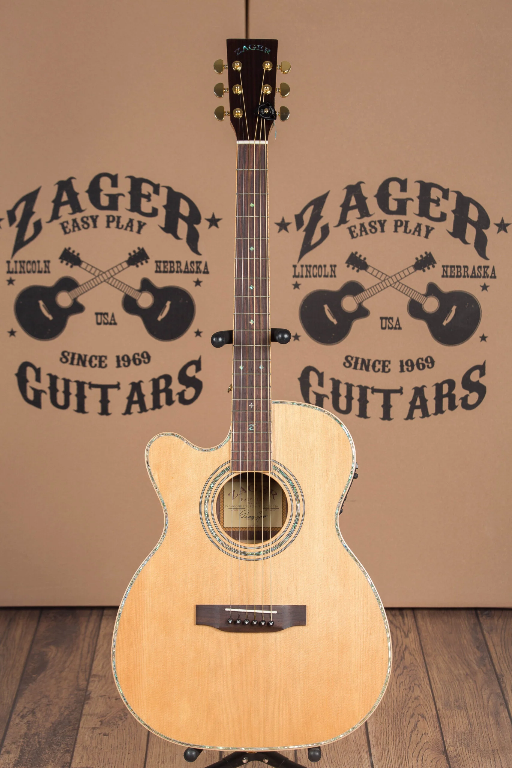 ZAD900CE Left Handed Solid Spruce/Rosewood Acoustic Electric AURA Smaller “OM” Size Tobacco Sunburst