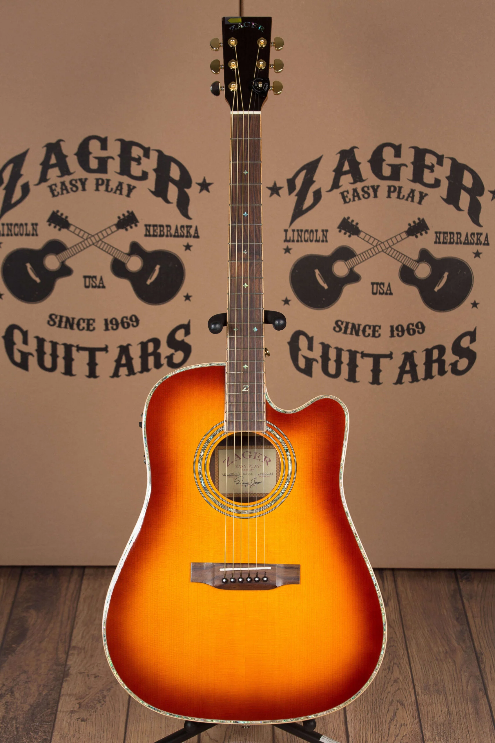 ZAD900CE Solid Spruce/Rosewood Acoustic Electric AURA Pro Series 50th Anniversary Tobacco Sunburst
