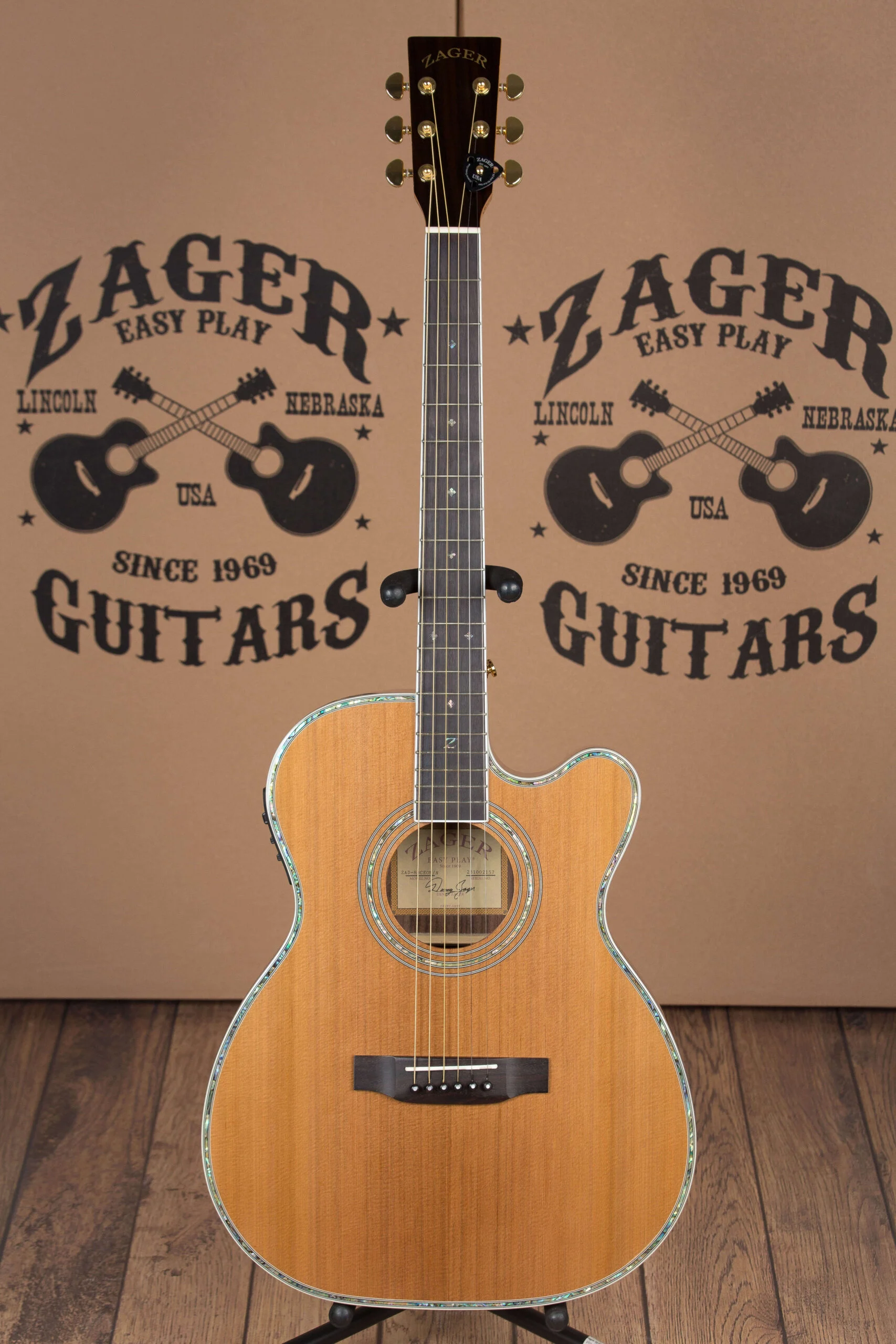 ZAD80CE Solid Cedar/Rosewood Acoustic Electric Pro Series Smaller "OM" Size