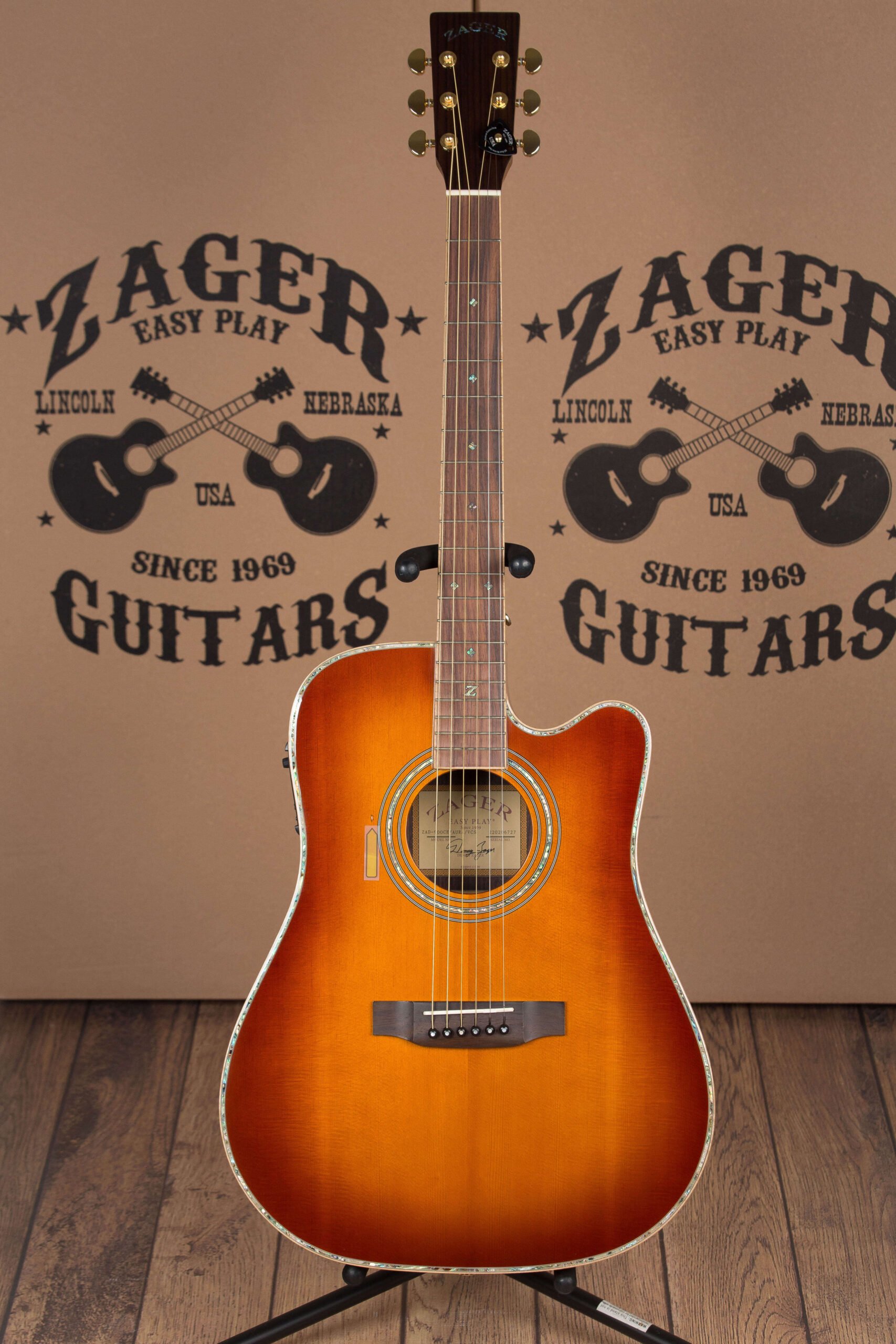 ZAD900CE Solid Spruce/Rosewood Acoustic Electric AURA Pro Series 50th Anniversary Tobacco Sunburst