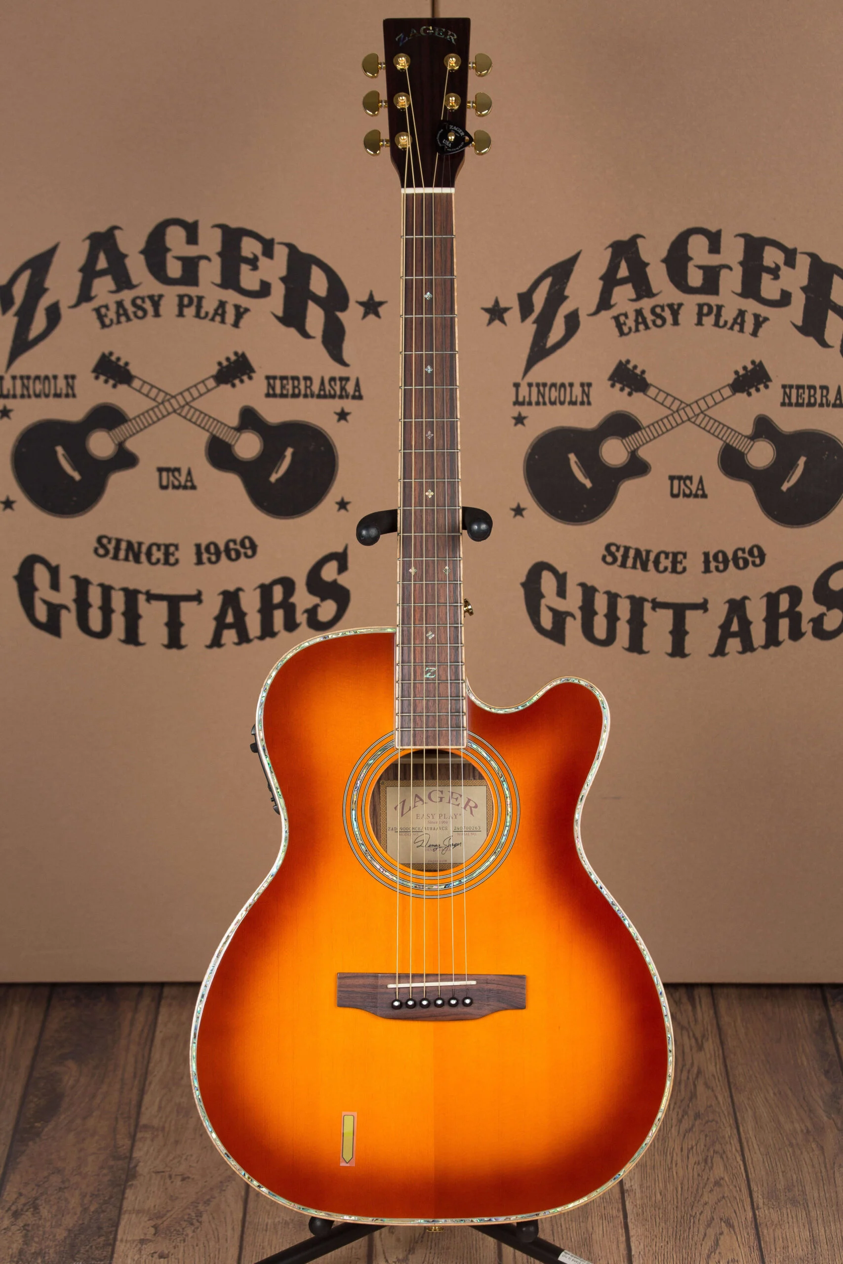 ZAD900CE Solid Spruce/Rosewood Acoustic Electric AURA Smaller "OM" Size Tobacco Sunburst