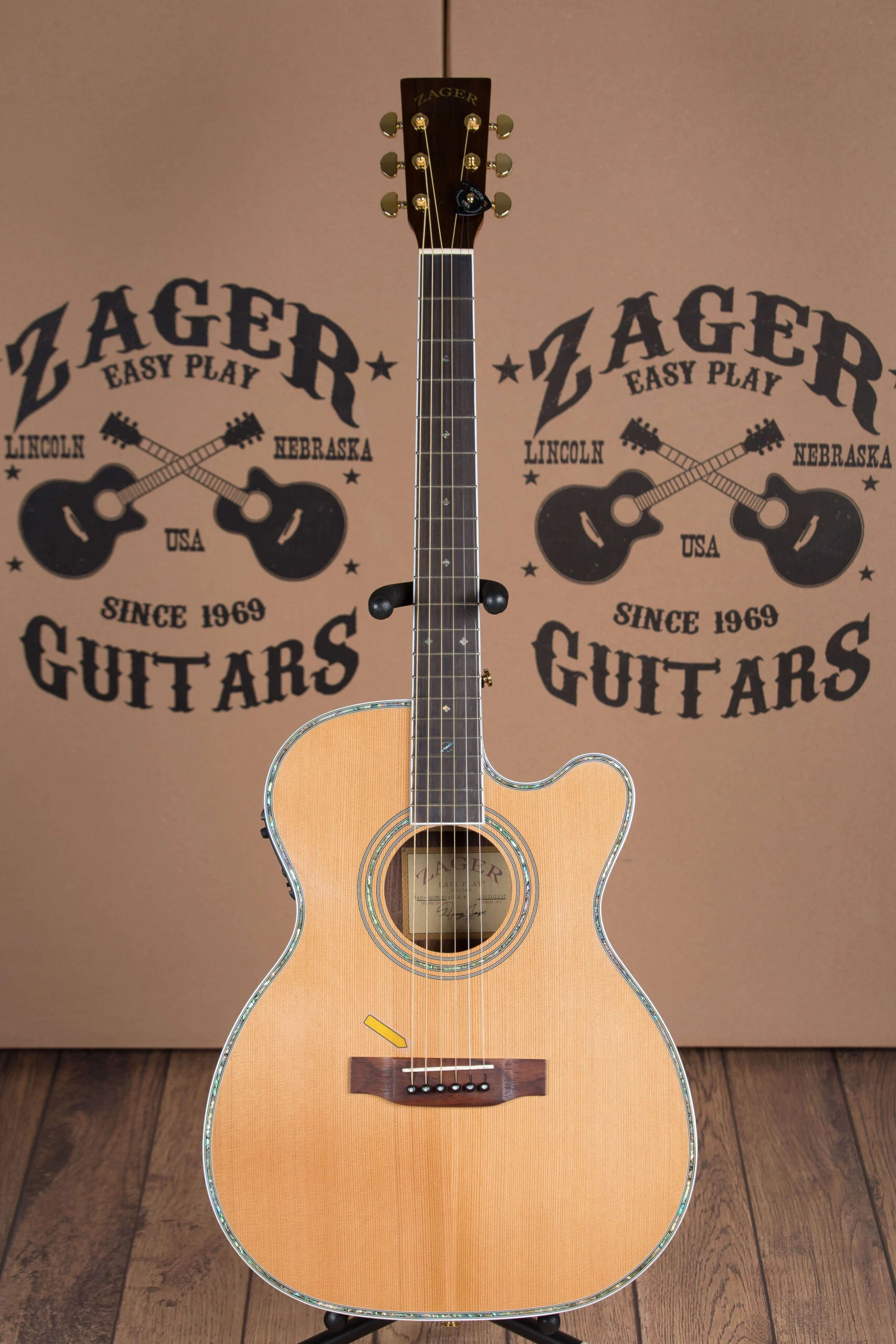 ZAD80CE Solid Cedar/Rosewood Acoustic Electric AURA Smaller “OM” Size Pro Series