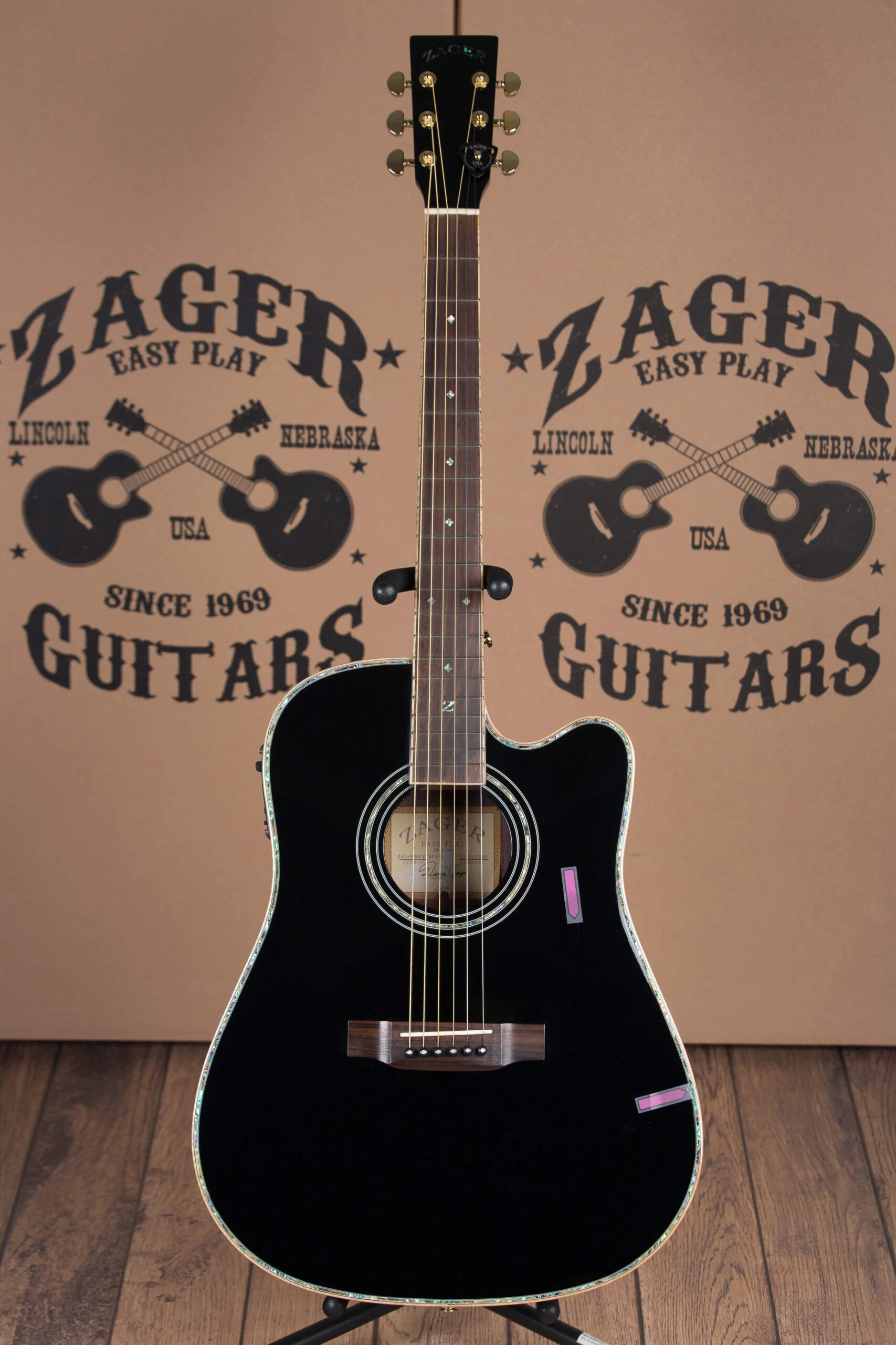 ZAD900CE Solid Spruce/Rosewood Acoustic Electric AURA Pro Series Limited Edition Black Lacquer