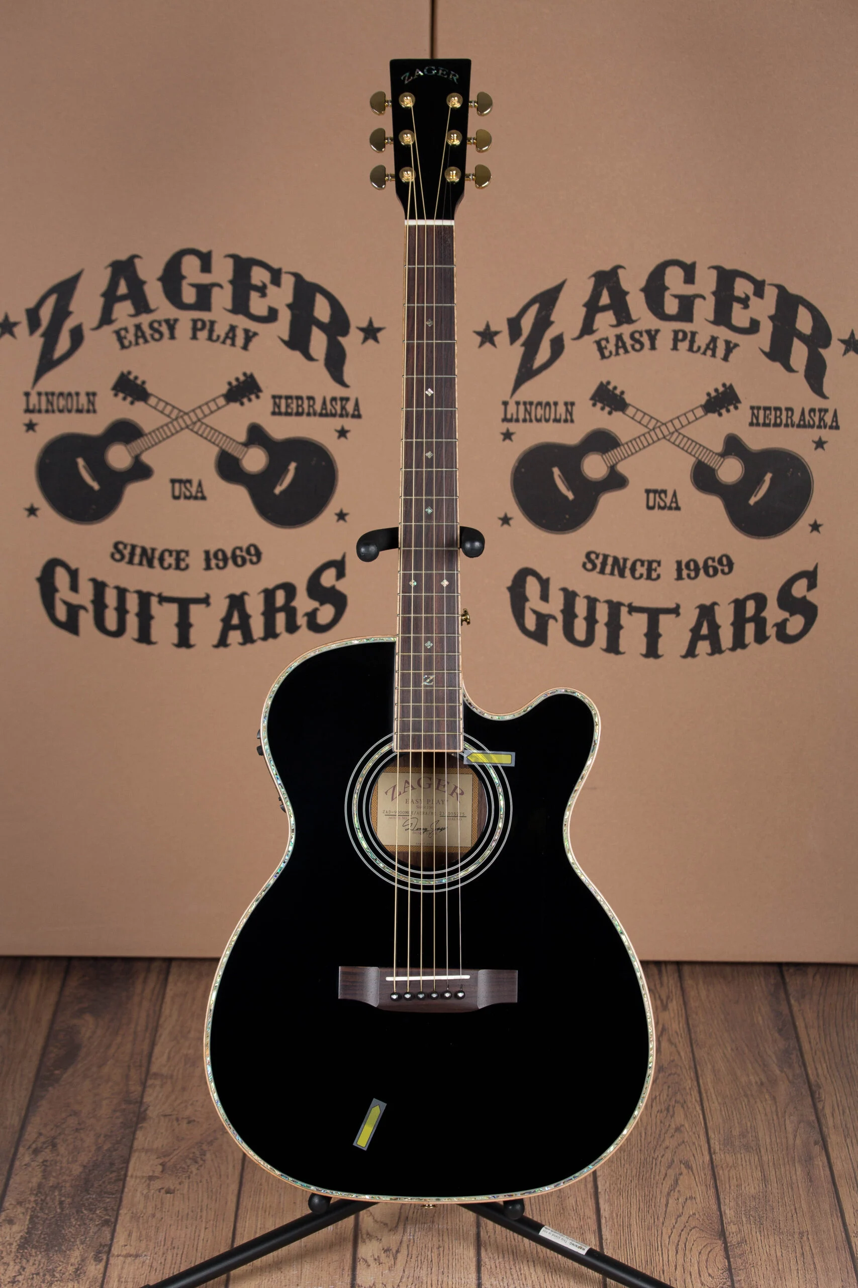 ZAD900CE Solid Spruce/Rosewood Acoustic Electric AURA Smaller "OM" Size Limited Edition Black Lacquer