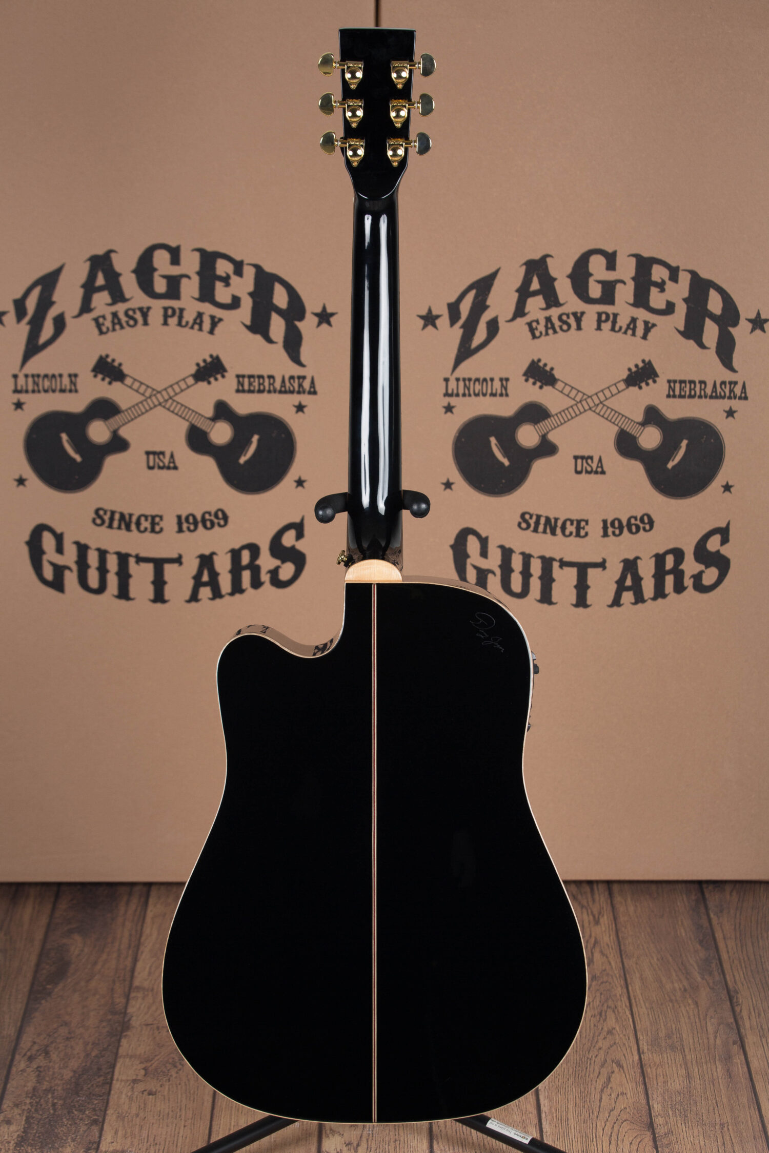 ZAD900CE Solid Spruce/Rosewood Acoustic Electric AURA Limited Edition Black Lacquer Pro Series (Discount)