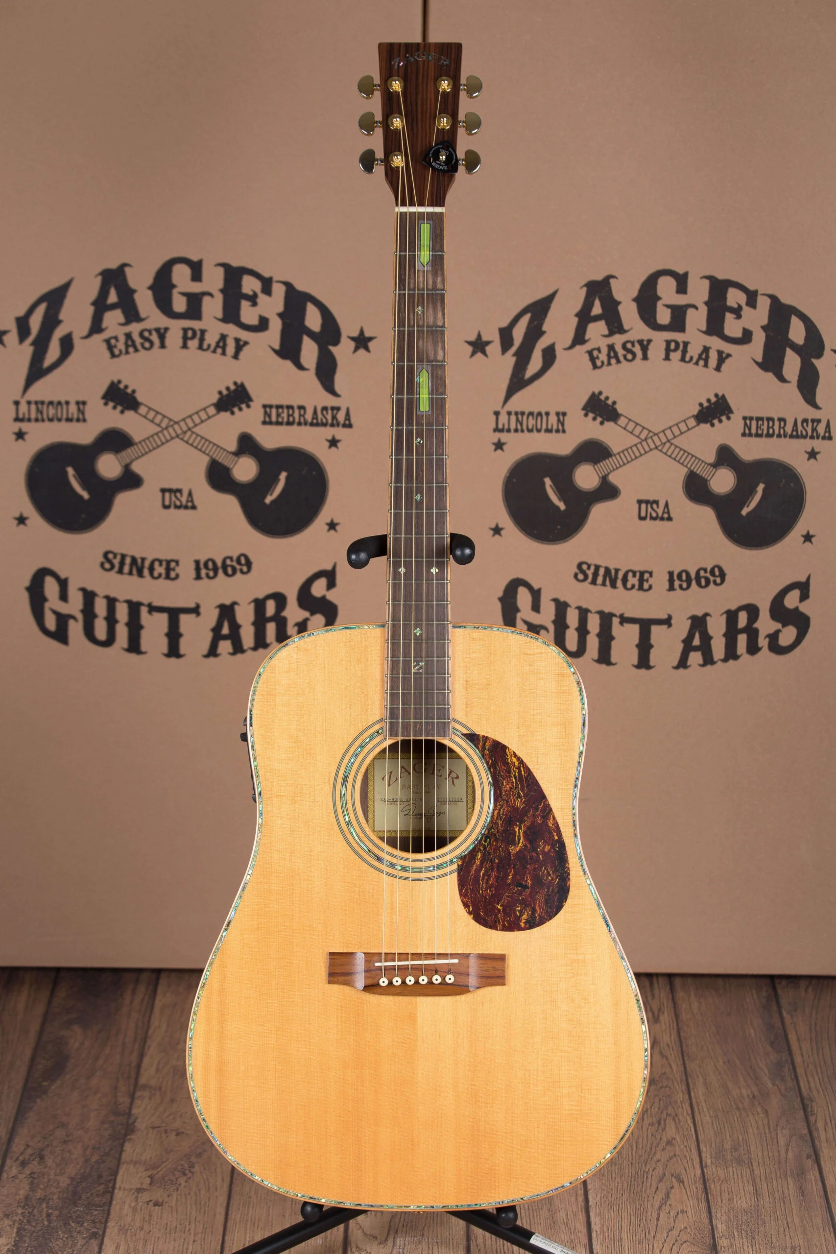 ZAD900E Solid Spruce/Mahogany Acoustic Electric Natural